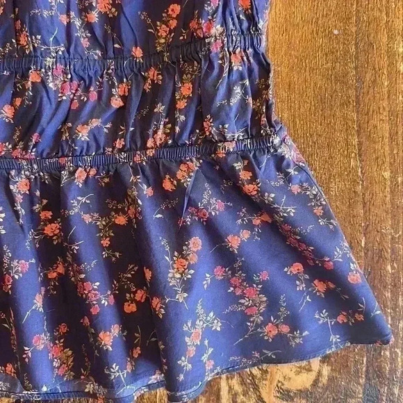 Antonio Melani | Navy, Red & Peach Floral Short Puff Sleeve Blouse - Picture 3 of 6